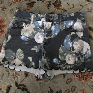 AQUA scalloped shorts
