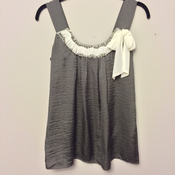 EUC size S grey sleeveless blouse