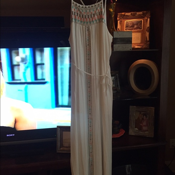 NWT White Maxi - Picture 3 of 3