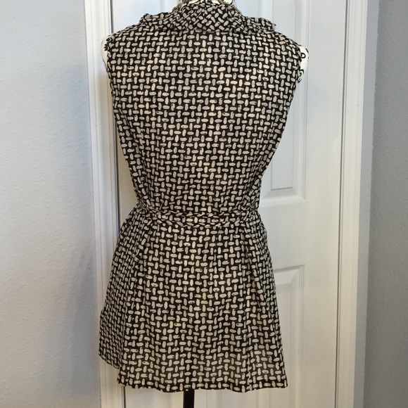 NWT Dark/Expresso colored & creme blouse - Picture 2 of 4