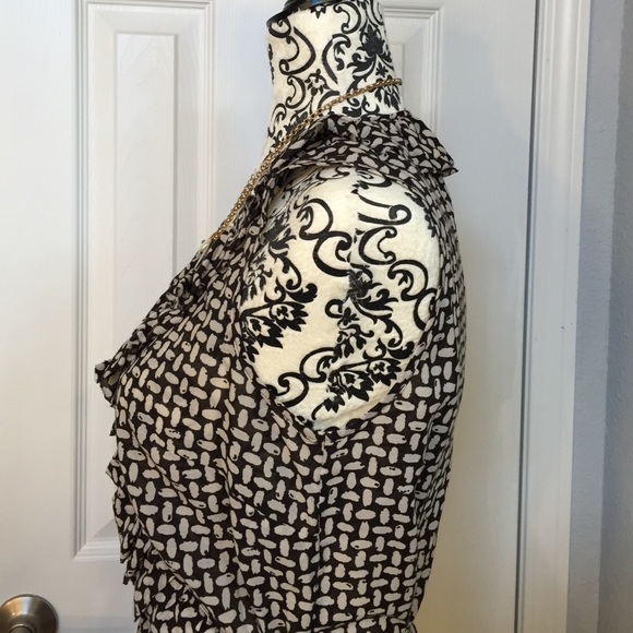 NWT Dark/Expresso colored & creme blouse - Picture 3 of 4