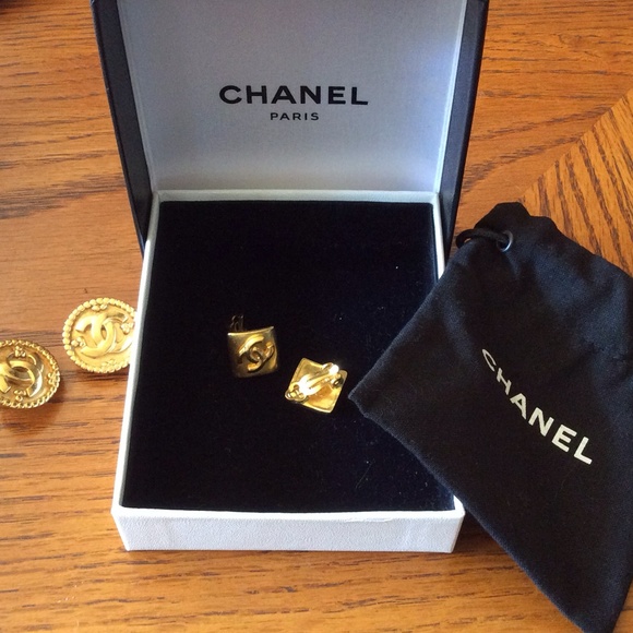 CHANEL clip on earrings