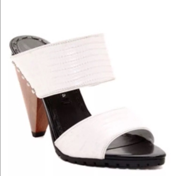 Alice & Olivia Callie Lizard Leather heel sandal - Picture 3 of 4