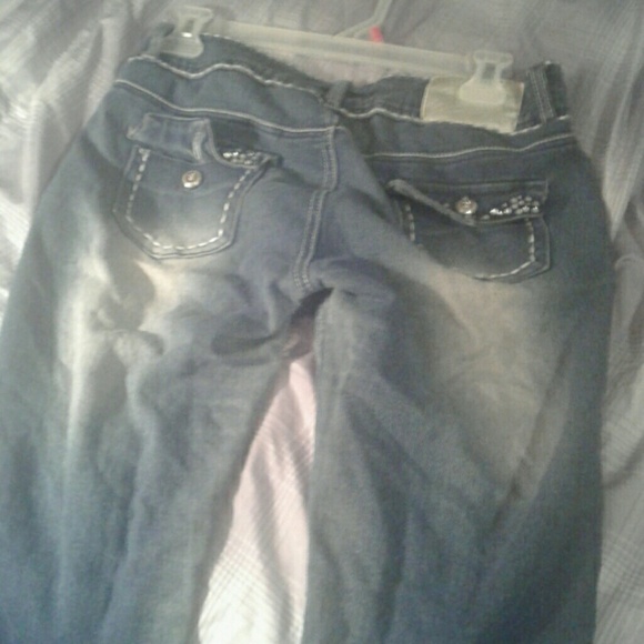 Cut up blue jeans - Picture 2 of 3