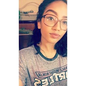 Meet your Posher, Aisha