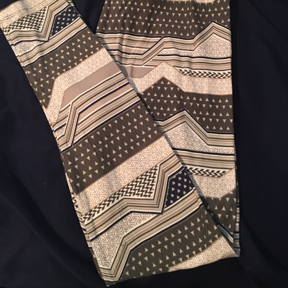 Lularoe OS leggings--Never worn