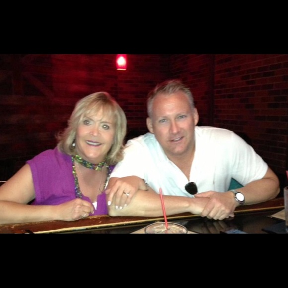 Meet Linda....AMBASSADOR - Picture 3 of 7