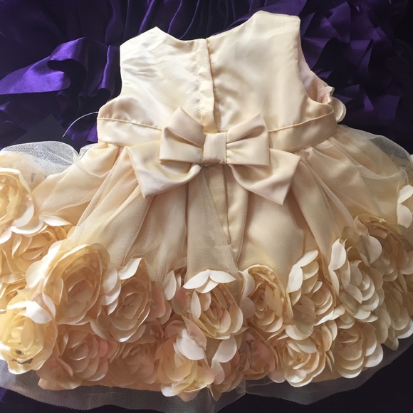 Easter dress SALE!  Baby girl yellow fancy dress - Picture 3 of 4