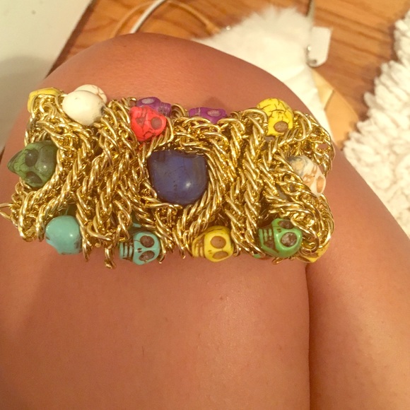 Skull color gold bracelet