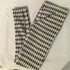 MAKE AN OFFER Zara  jacquard  trouser legging