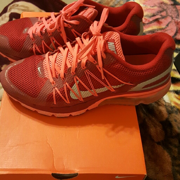 Men Nike's - Picture 3 of 4