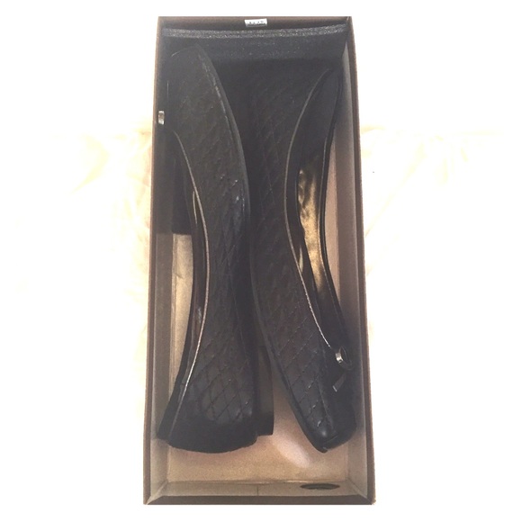 Paolo Norene Black Leather Quilted Flats