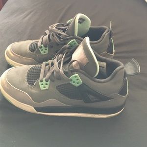 Jordan 4 green glow