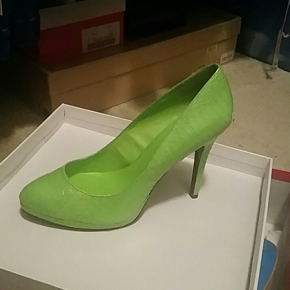 Lime Green pump