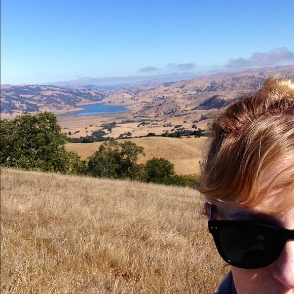 About your posher: - Picture 2 of 3