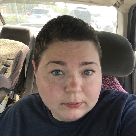 Meet your Posher, Nikki - Picture 3 of 4