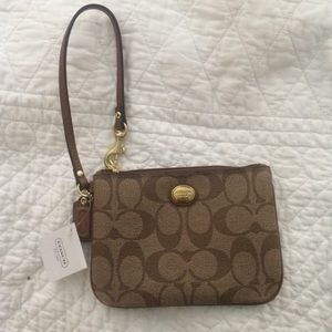 ❗️SALE❗️NWT Coach Wristlet