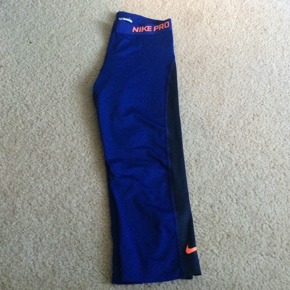Nike pro capris
