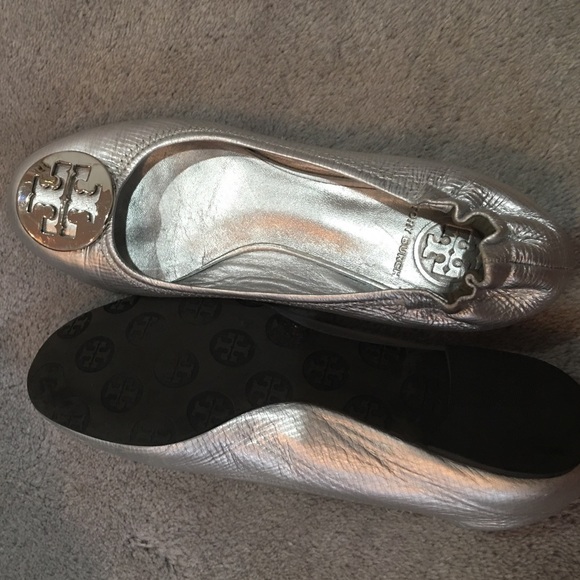 Tory Burch Authenic Silver Flats - Picture 3 of 3