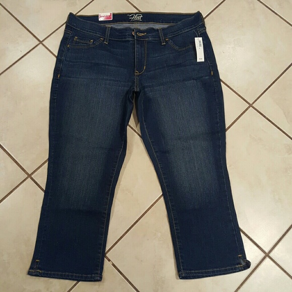 Women's Old Navy cropped jeans