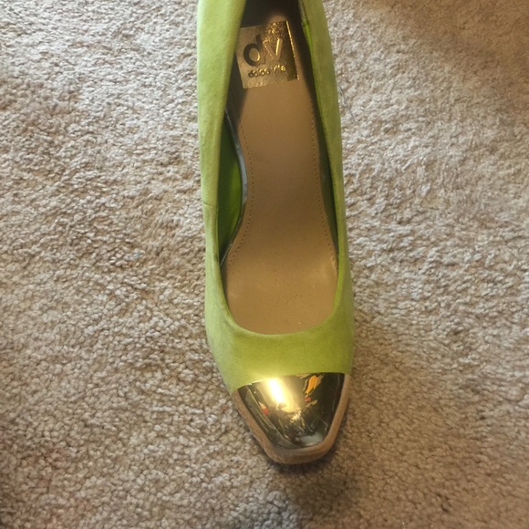 Shoes - Picture 2 of 3