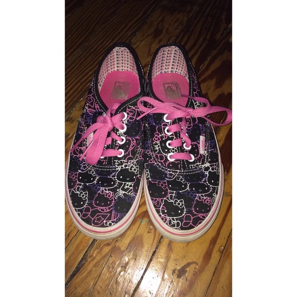 CLOSET CLOSING Hello Kitty Vans - Picture 2 of 4