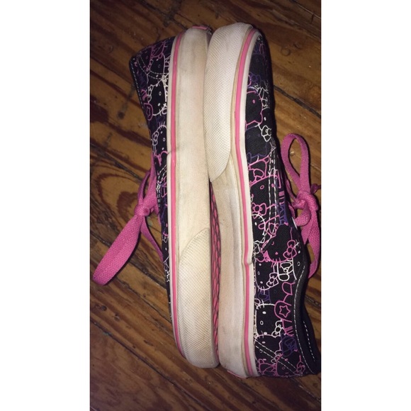 CLOSET CLOSING Hello Kitty Vans - Picture 3 of 4