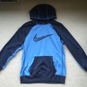 Blue two-tone Nike therma-fit hoodie