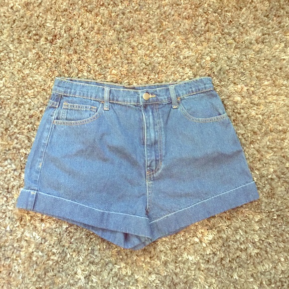 Highwaisted jean shorts