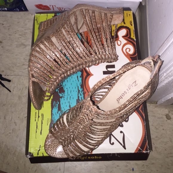 Cinnamon color wedges - Picture 2 of 3