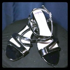 Bay studio black wedge sandals size 81/2m