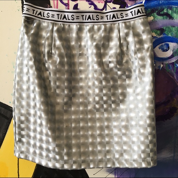 Holographic Skirt