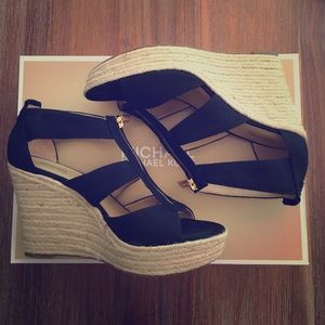 MK Michael Kors Damita canvas Wedge size 8.5 Black