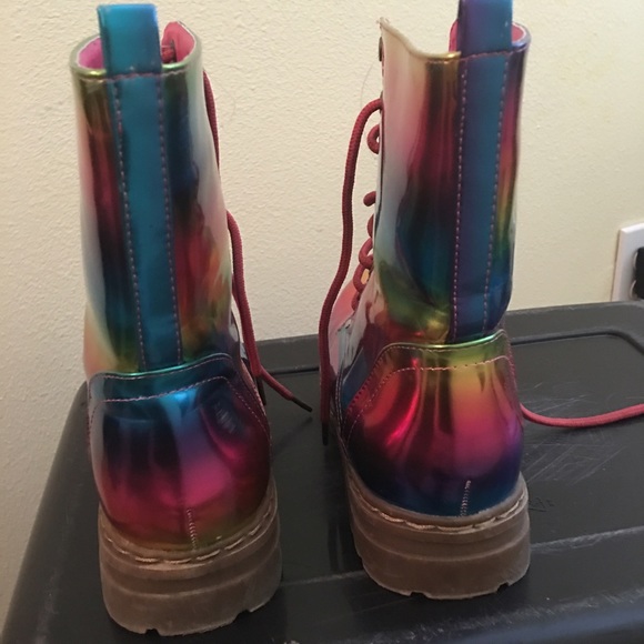 Cute rain boots 👢 - Picture 3 of 3