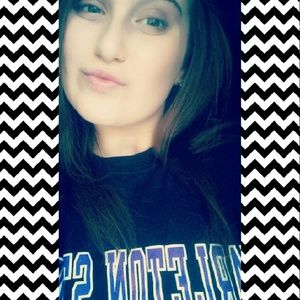 Meet your Posher, Briana