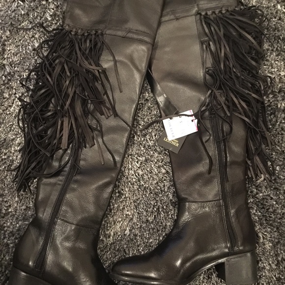 🚫SOLD🚫ZARA FLAT LEATHER BOOT WITH FRINGE - Picture 2 of 4