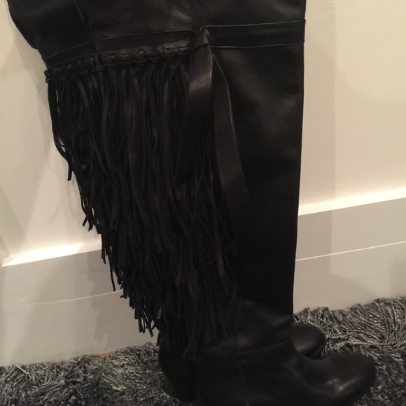 🚫SOLD🚫ZARA FLAT LEATHER BOOT WITH FRINGE - Picture 4 of 4