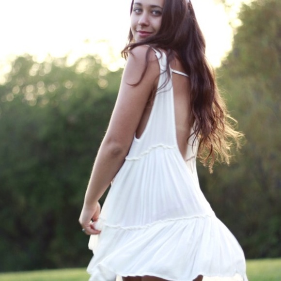 Brandy Melville Dresses & Skirts - Brandy Melville Ingrid Dress 🌼