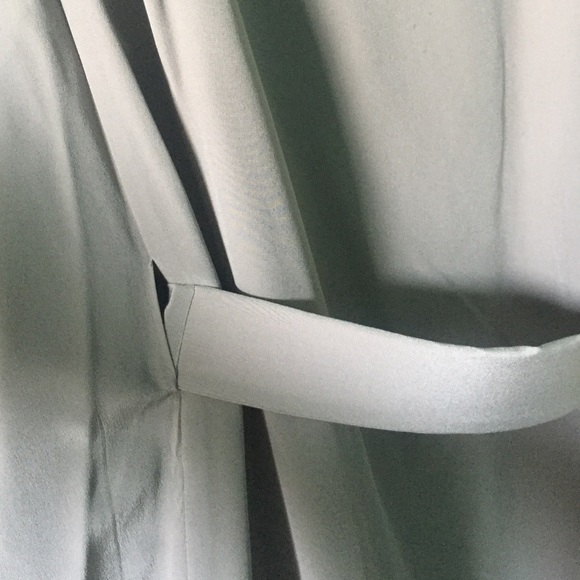Grey silk waterfall sleeve dress - Picture 2 of 4