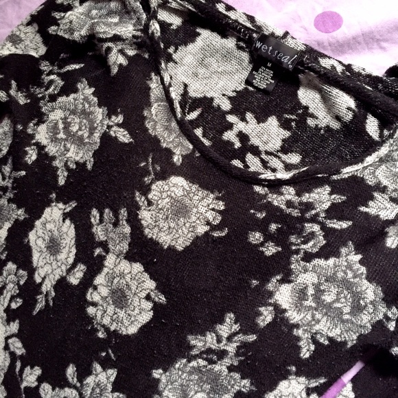 🔸FINAL PRICE🔸Floral Long Sleeved Top