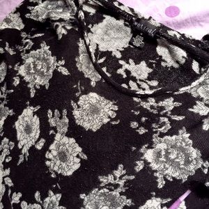 🔸FINAL PRICE🔸Floral Long Sleeved Top