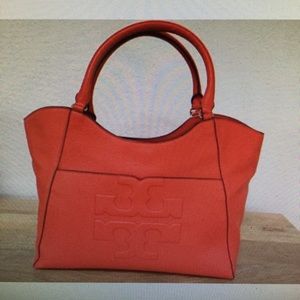 Tory Burch Bombe Pebbled Leather Logo T tote poppy