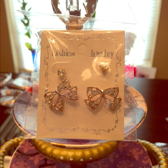 Silver Bow Earring set 🎀
