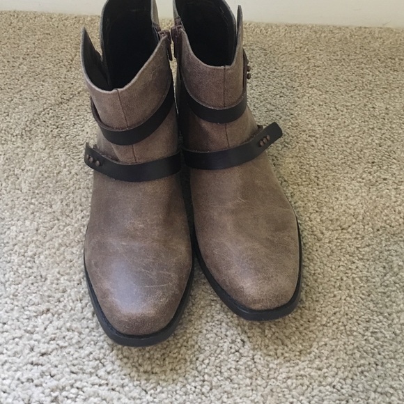 Brown ankle boots - Picture 3 of 3
