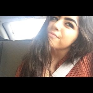 Meet your Posher, Selena