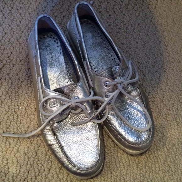 Gold sperry's