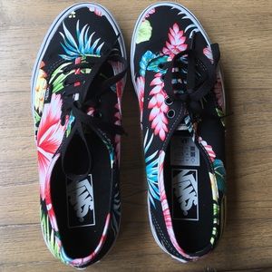 GREAT CONDITION Hawaiian Classic Vans