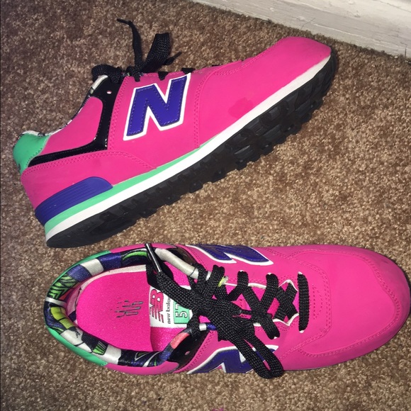 Multi Color New Balance 10/10 condition - Picture 2 of 4