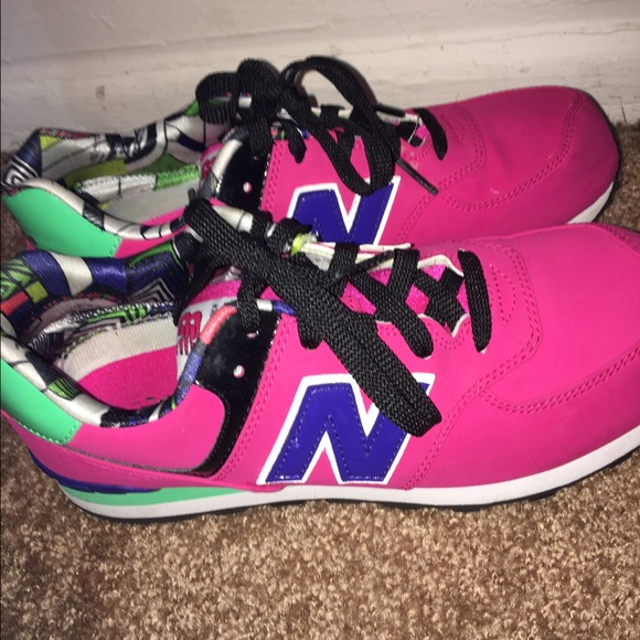 Multi Color New Balance 10/10 condition - Picture 3 of 4