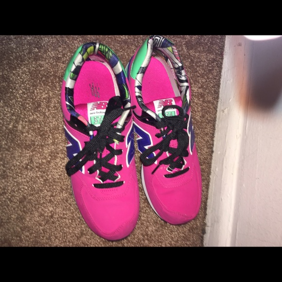 Multi Color New Balance 10/10 condition - Picture 4 of 4